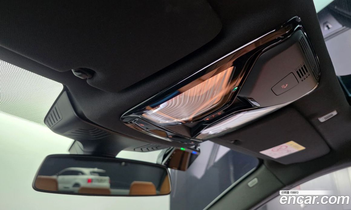 BMW 5-Series (G30) фото 28