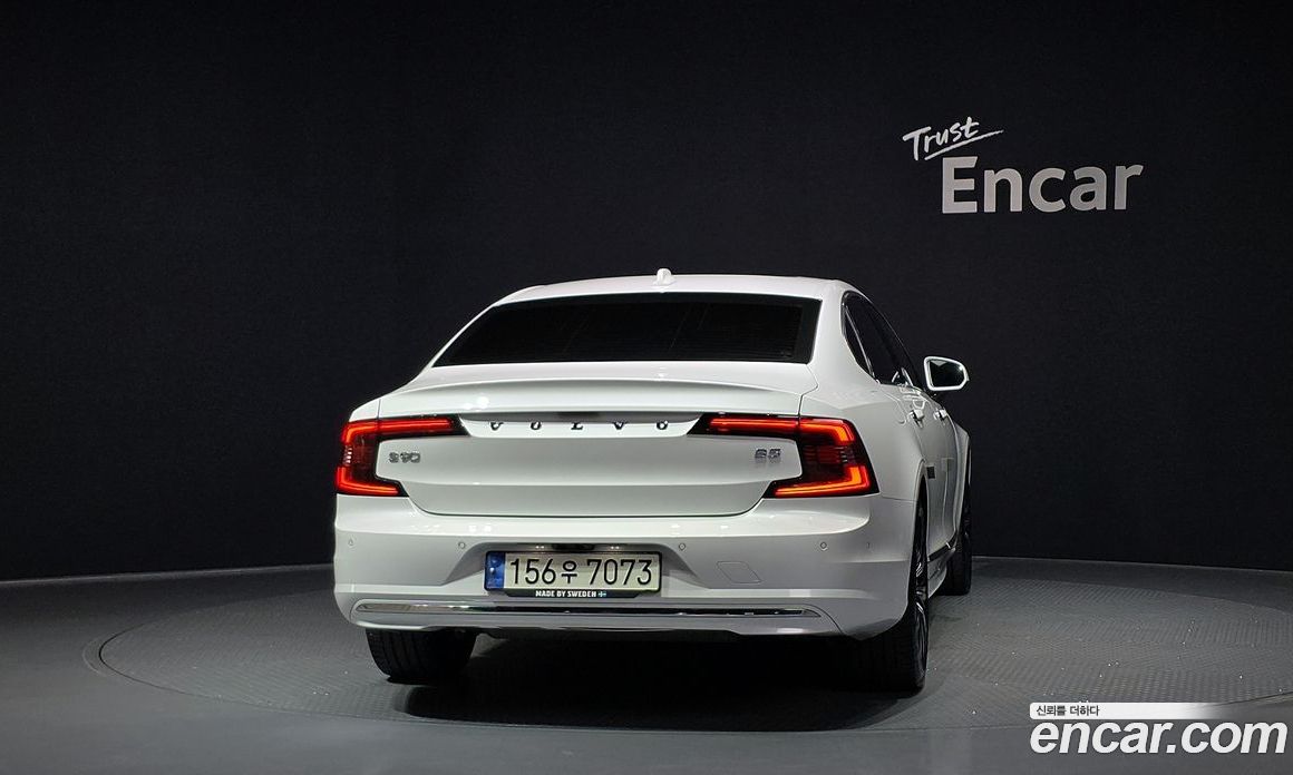 Volvo S90 фото 4