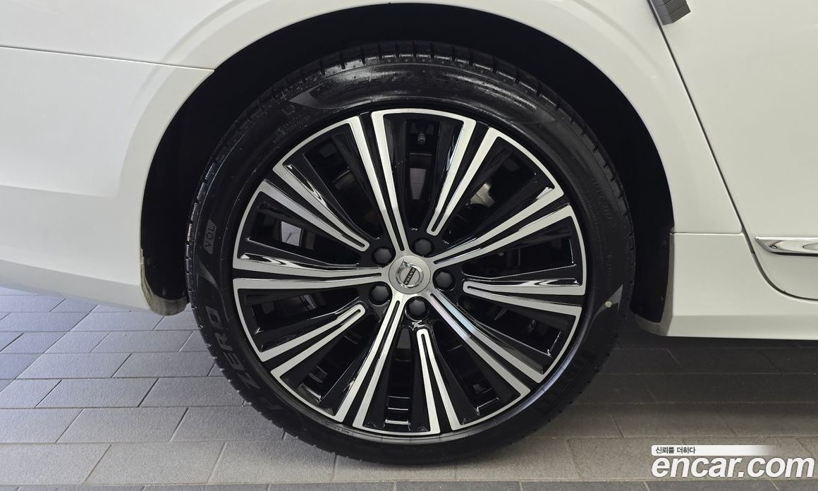 Volvo S90 фото 5