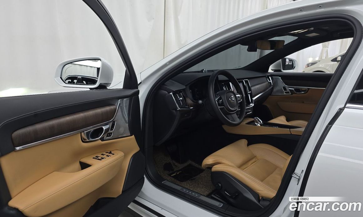 Volvo S90 фото 10