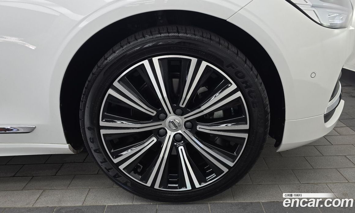 Volvo S90 фото 21