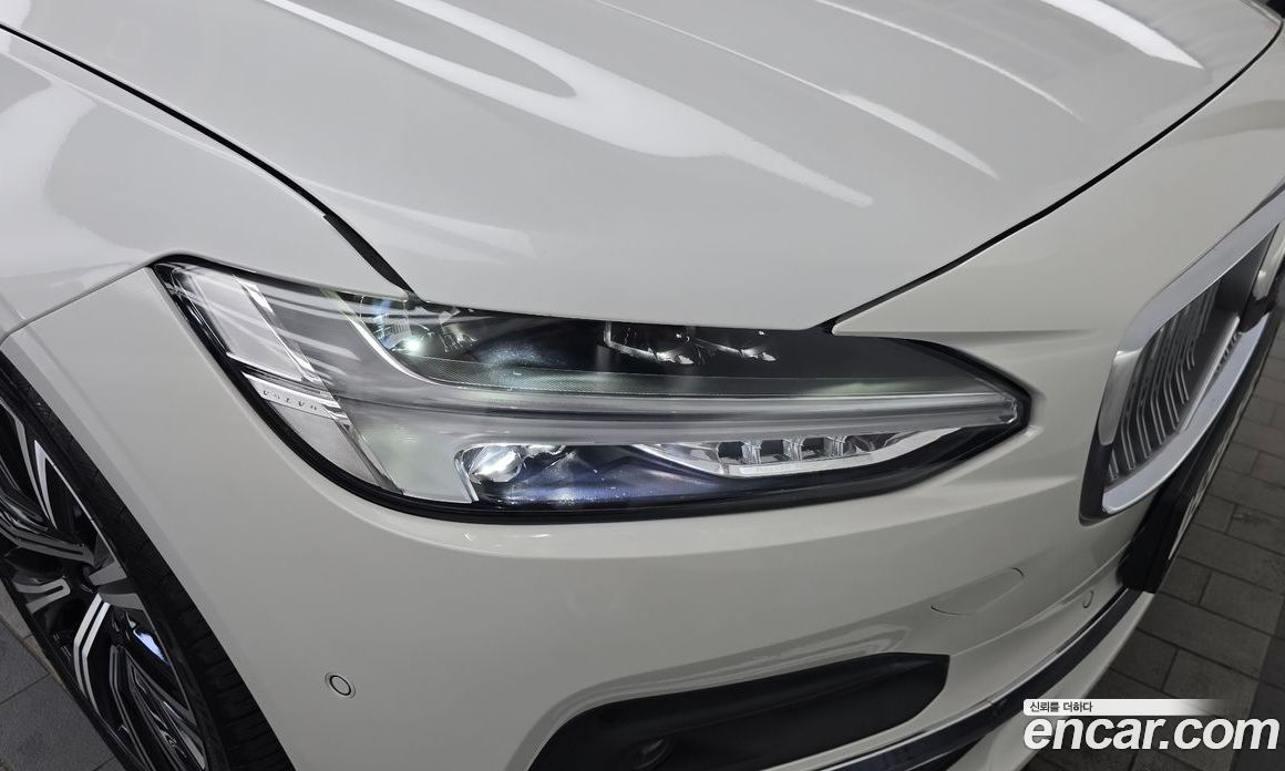 Volvo S90 фото 22