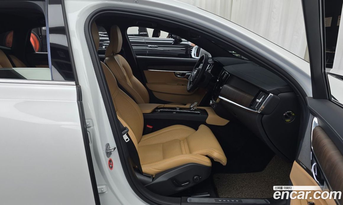 Volvo S90 фото 26