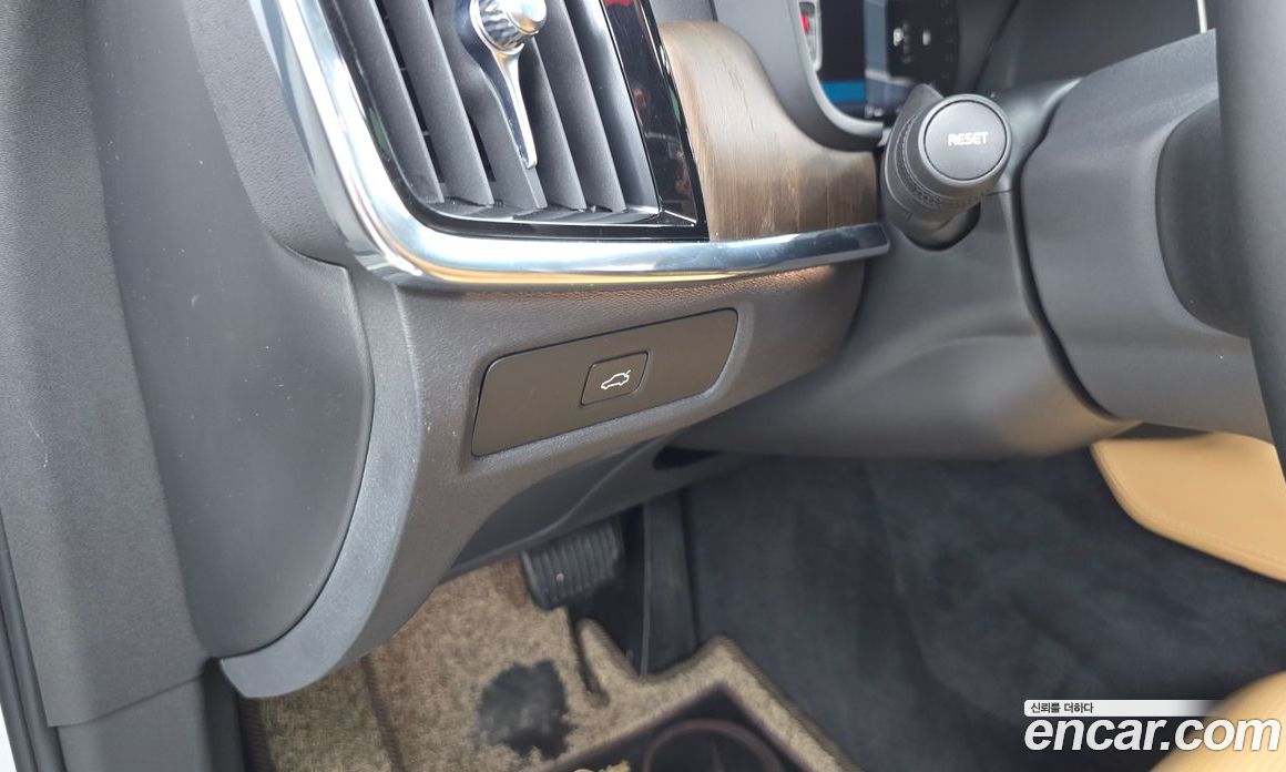 Volvo S90 фото 27