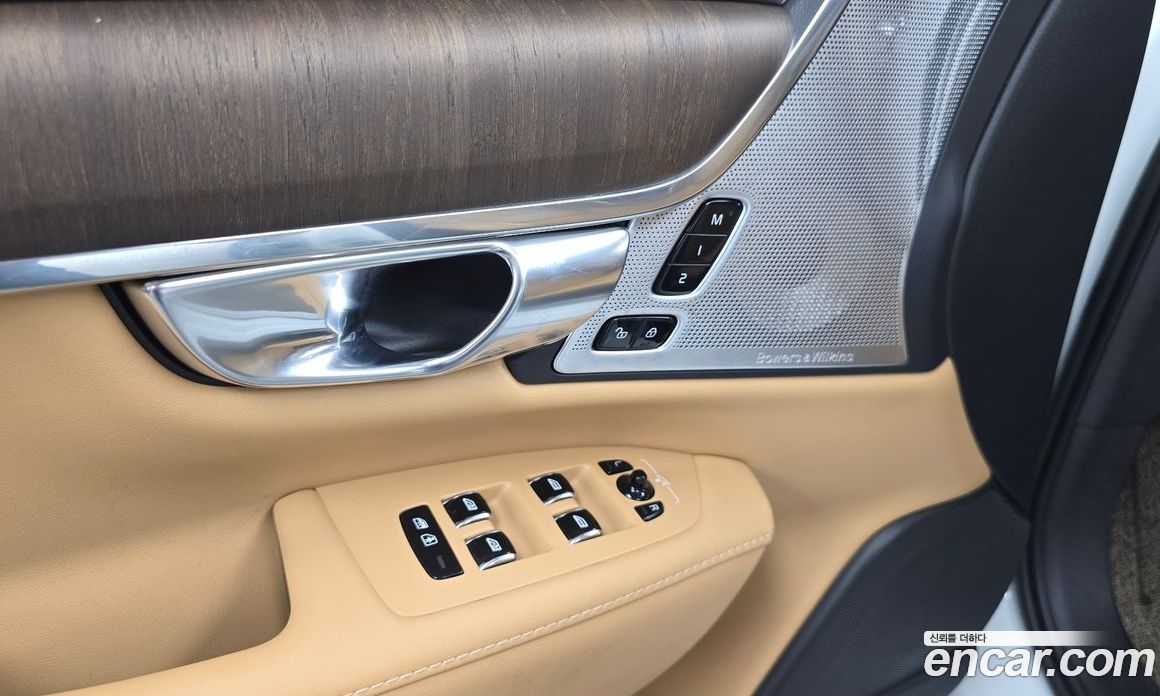 Volvo S90 фото 29