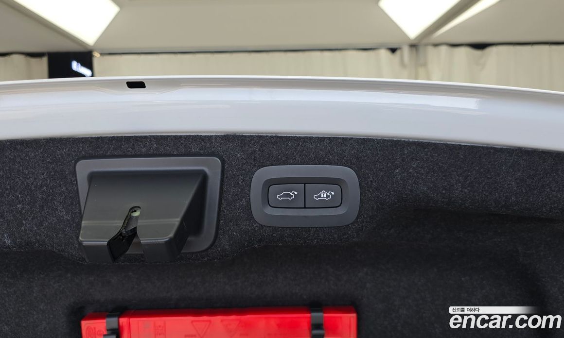 Volvo S90 фото 31