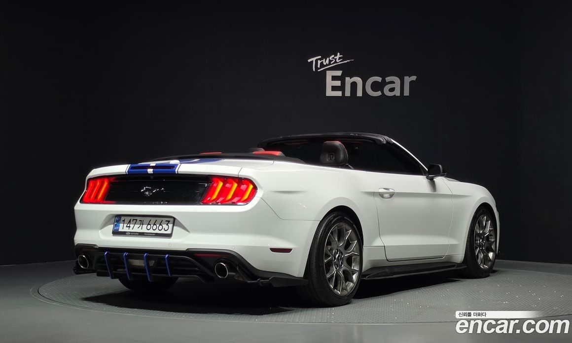 Ford Mustang фото 2