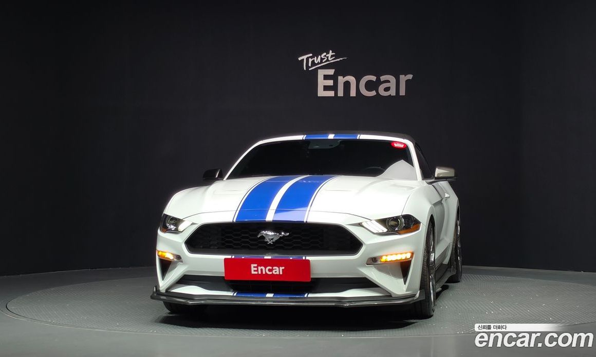 Ford Mustang фото 3