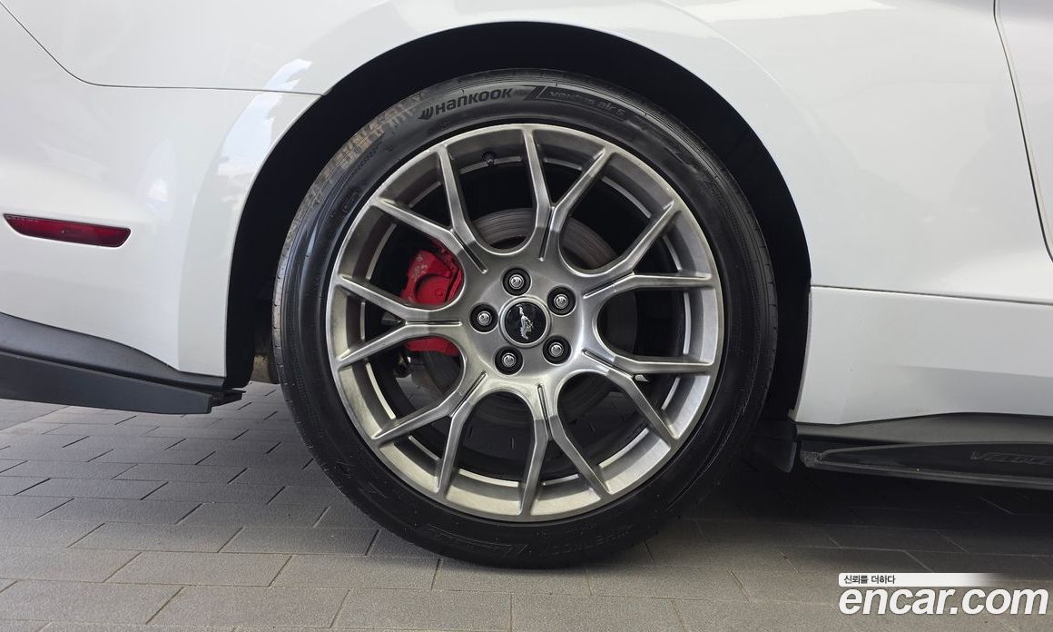 Ford Mustang фото 5