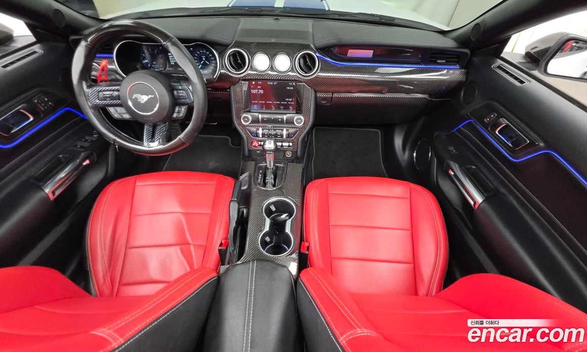 Ford Mustang фото 7