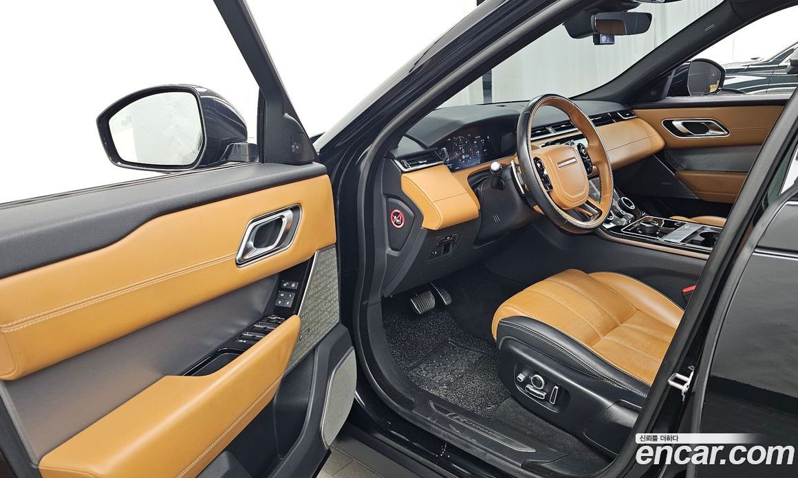 Land Rover Range Rover Velar фото 10