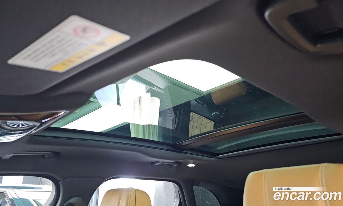 Land Rover Range Rover Velar фото 17