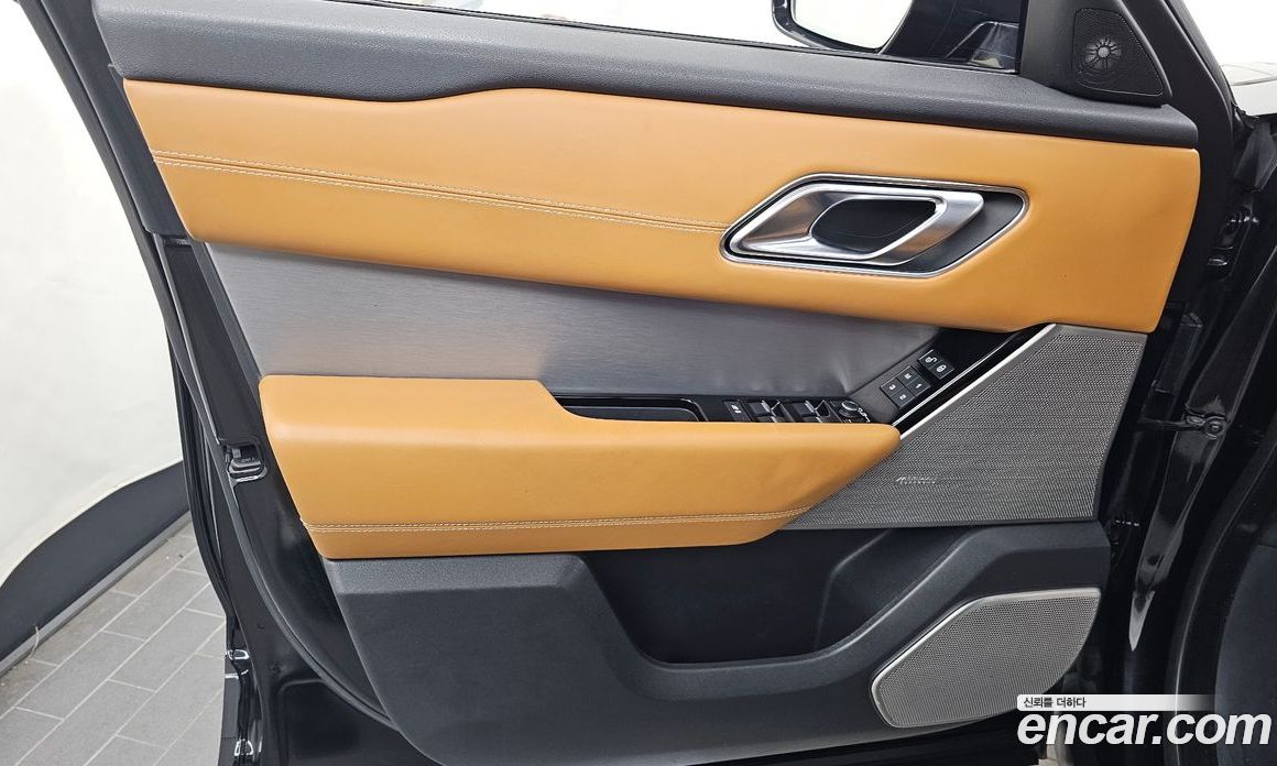 Land Rover Range Rover Velar фото 24