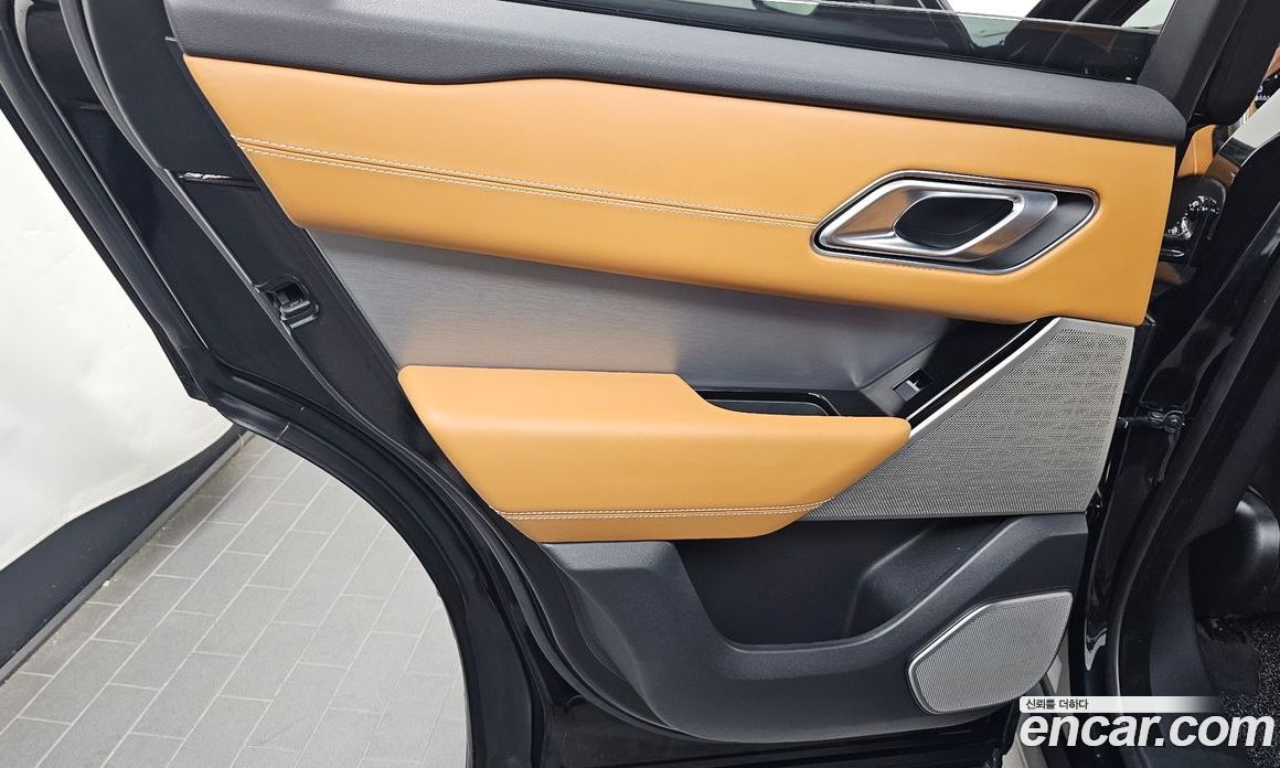 Land Rover Range Rover Velar фото 25