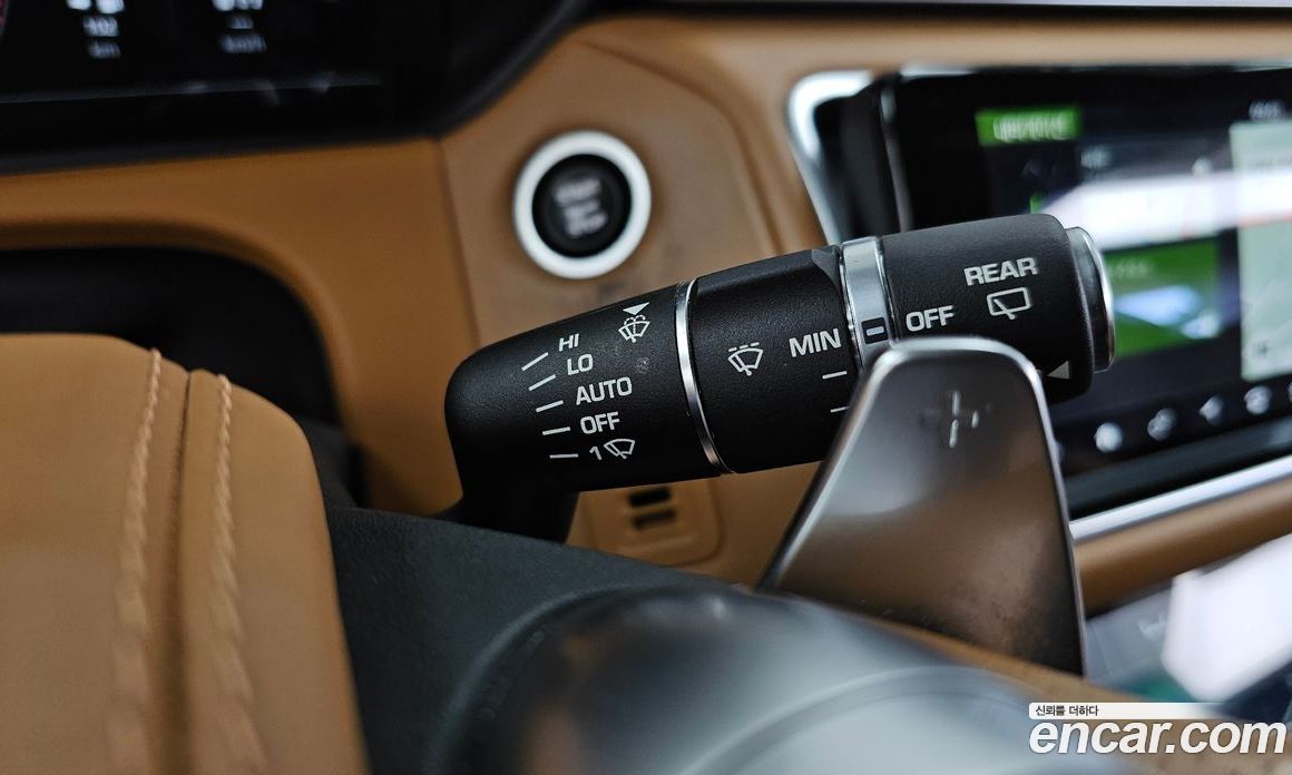 Land Rover Range Rover Velar фото 30