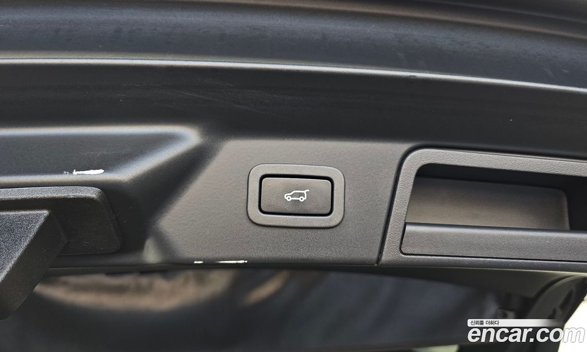 Land Rover Range Rover Velar фото 32