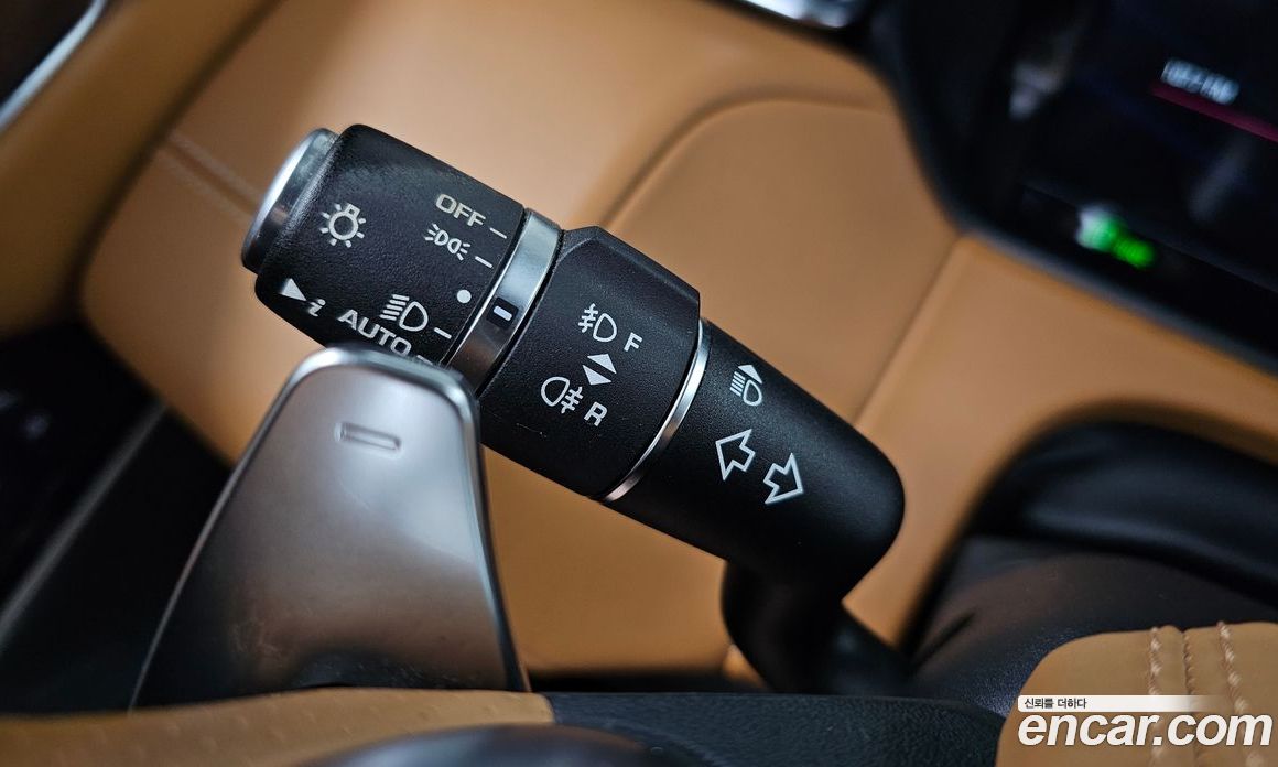 Land Rover Range Rover Velar фото 37