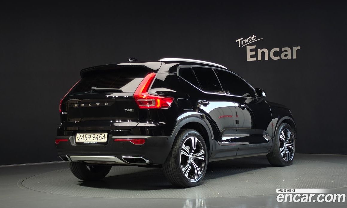 Volvo XC40 фото 2