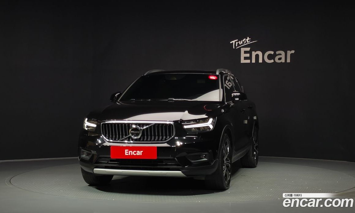 Volvo XC40 фото 3