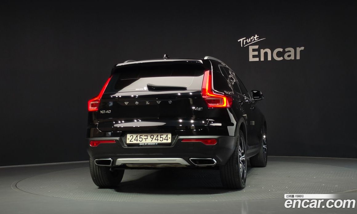 Volvo XC40 фото 4