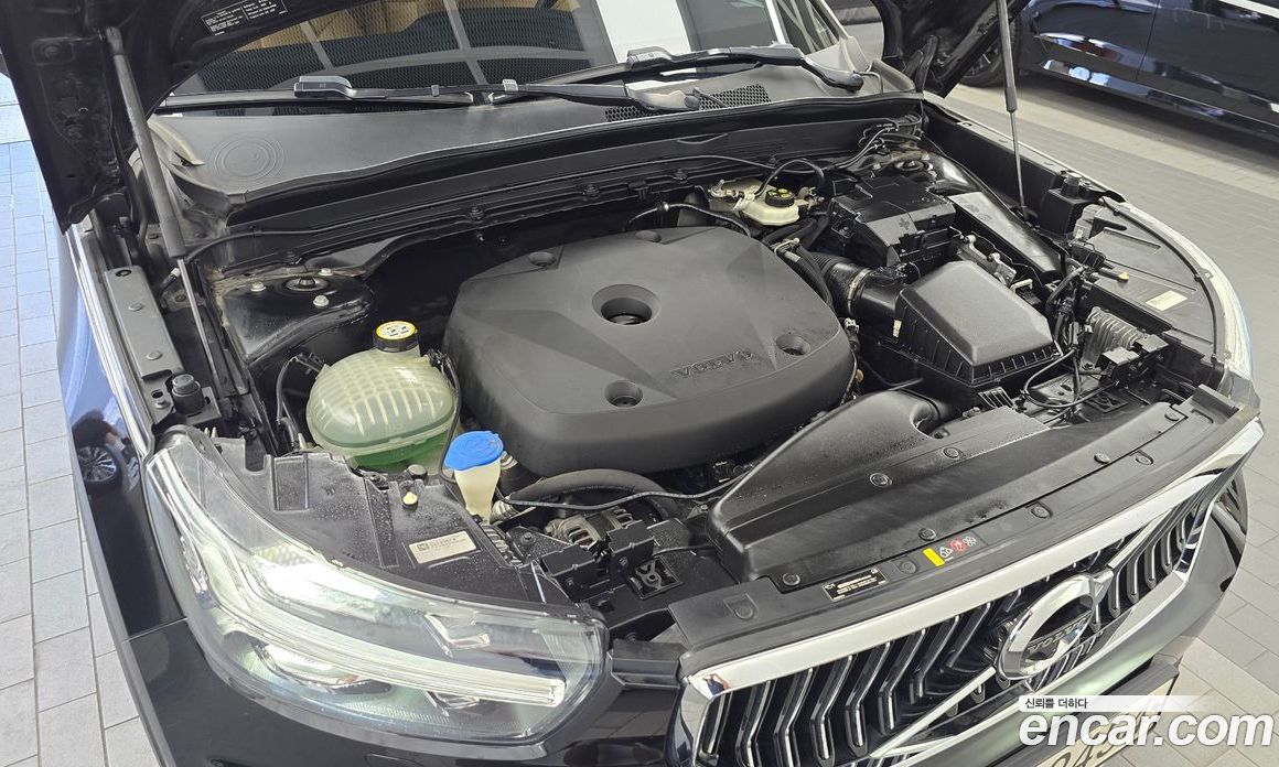Volvo XC40 фото 6