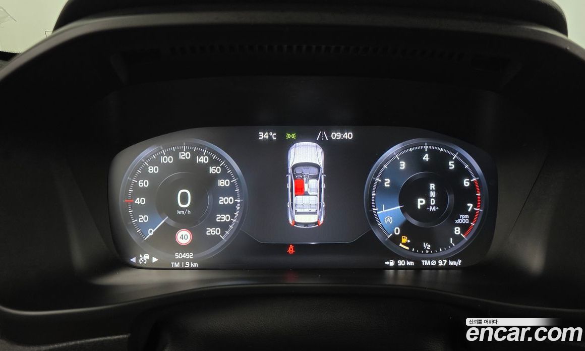 Volvo XC40 фото 8