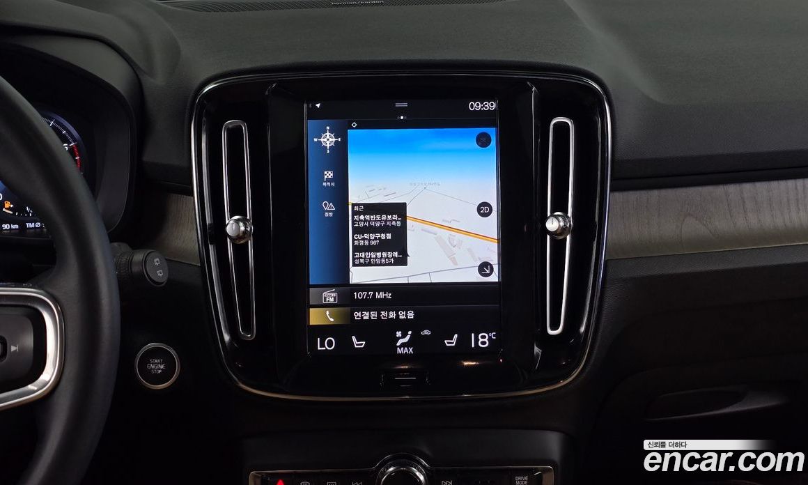Volvo XC40 фото 12