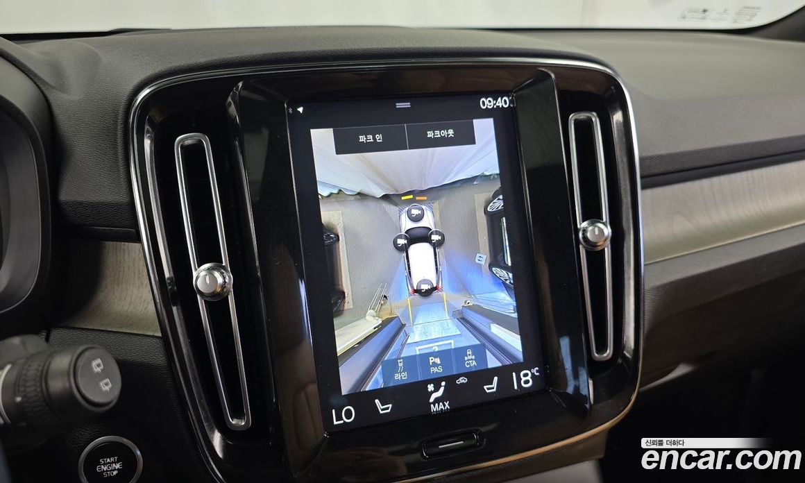 Volvo XC40 фото 14
