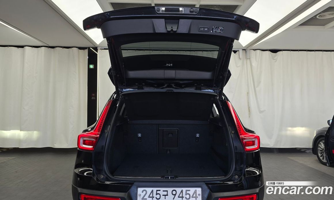 Volvo XC40 фото 20