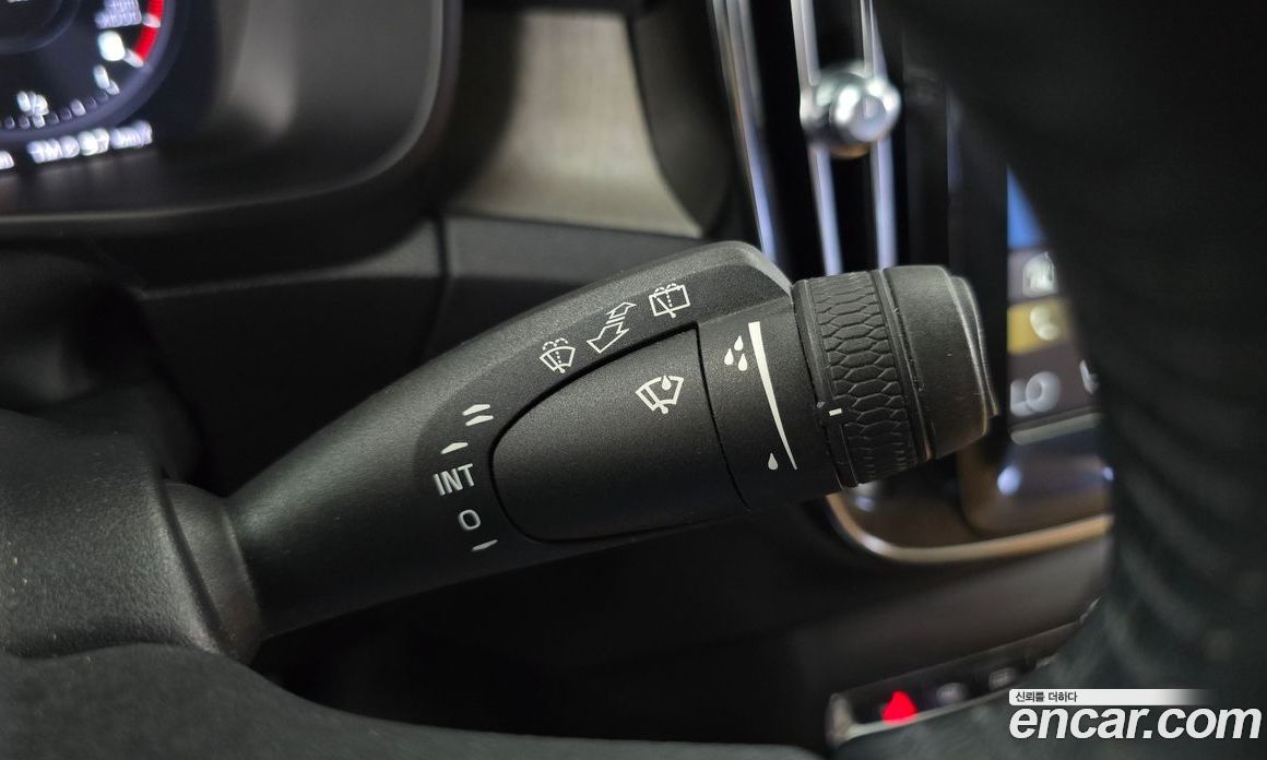 Volvo XC40 фото 28
