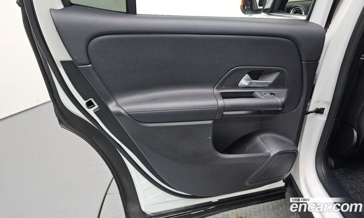 Mercedes-Benz GLB-Class X247 фото 25