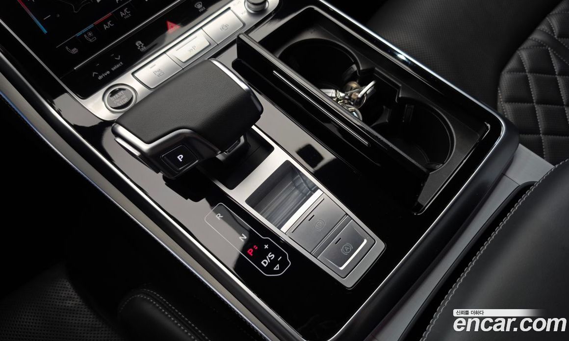 Audi Q7 (4M) фото 9
