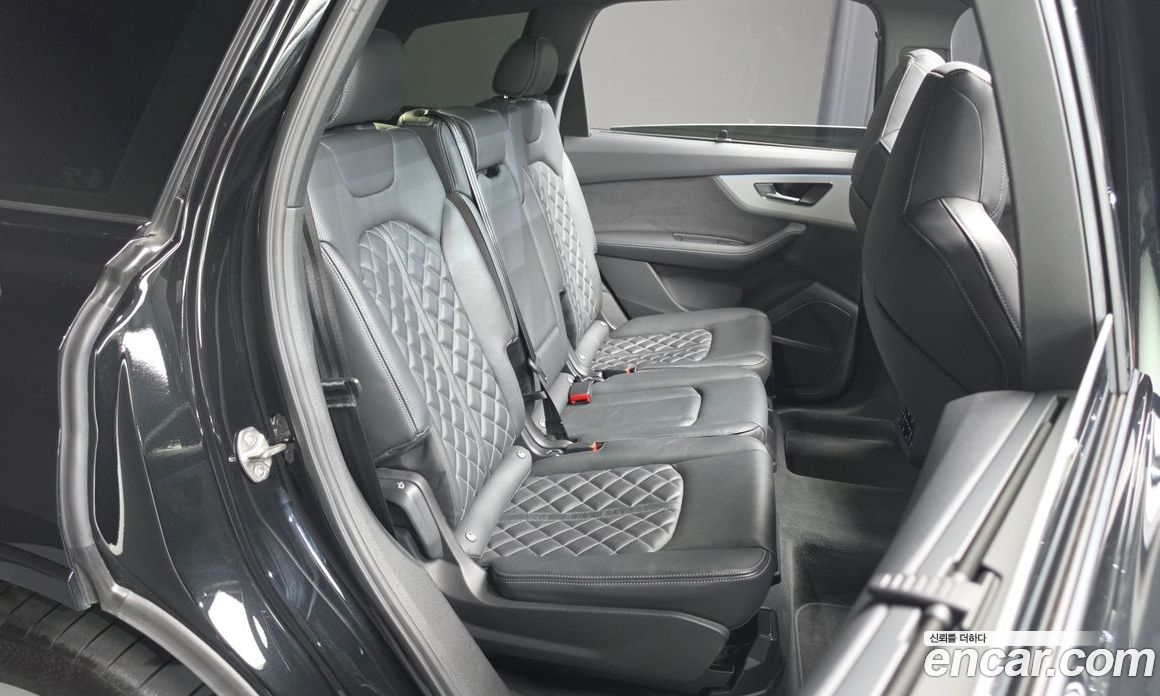 Audi Q7 (4M) фото 11