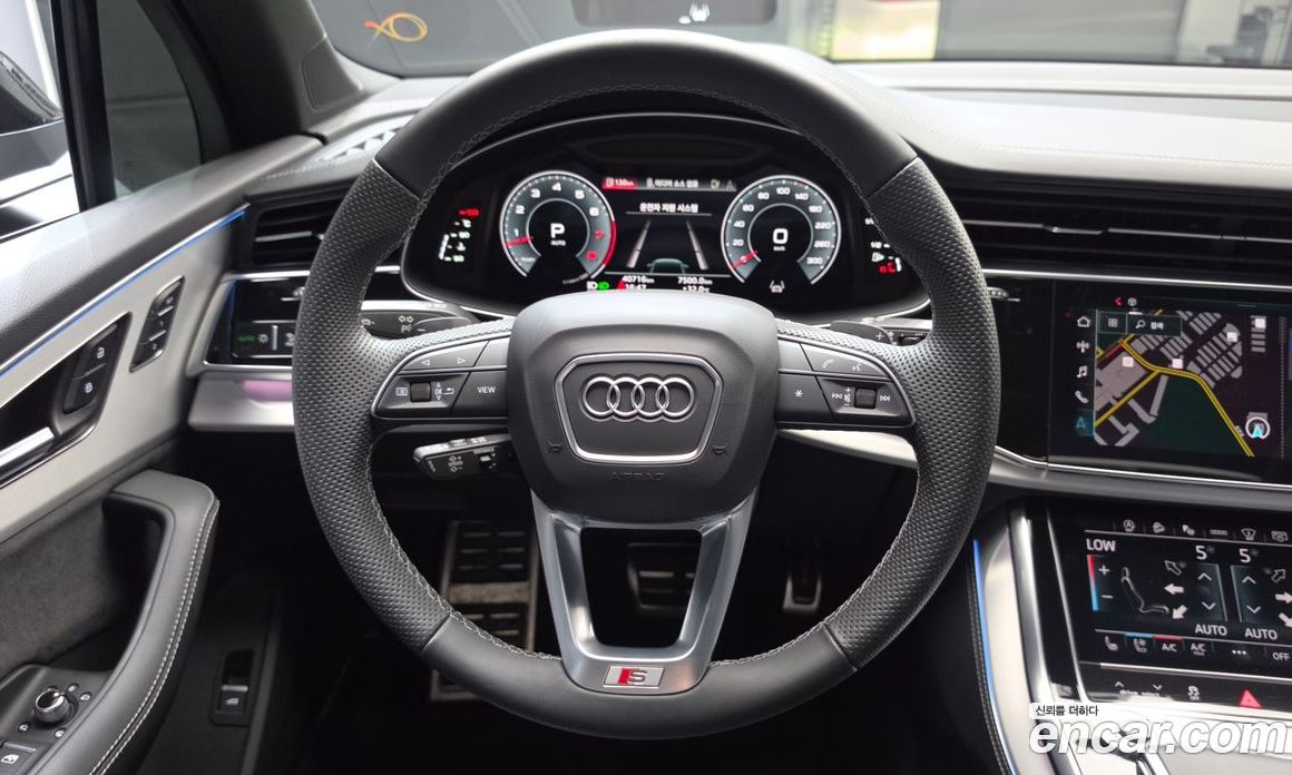 Audi Q7 (4M) фото 13