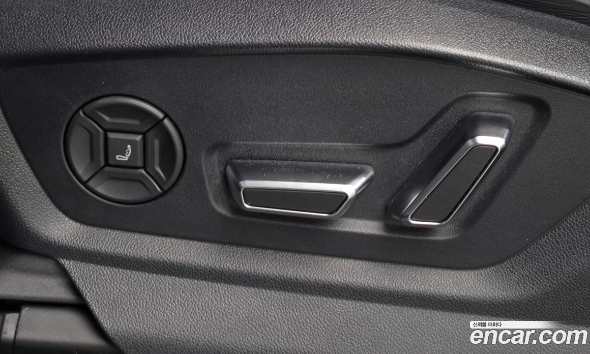 Audi Q7 (4M) фото 18