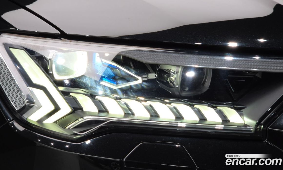 Audi Q7 (4M) фото 22