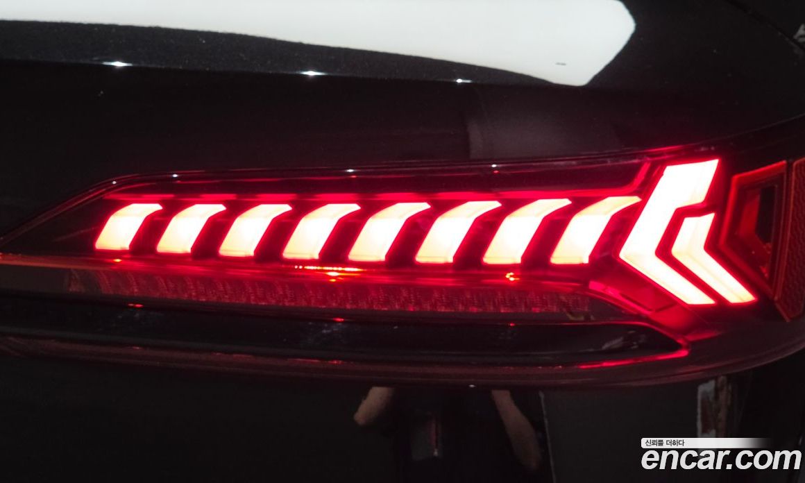 Audi Q7 (4M) фото 23