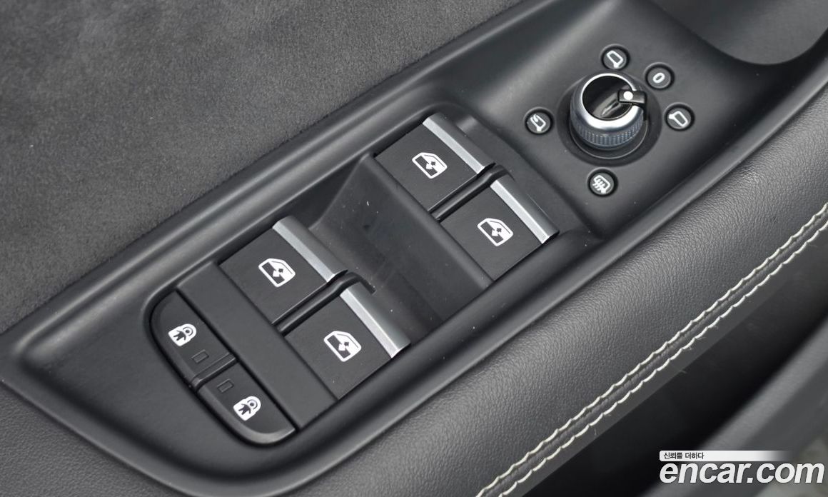 Audi Q7 (4M) фото 28