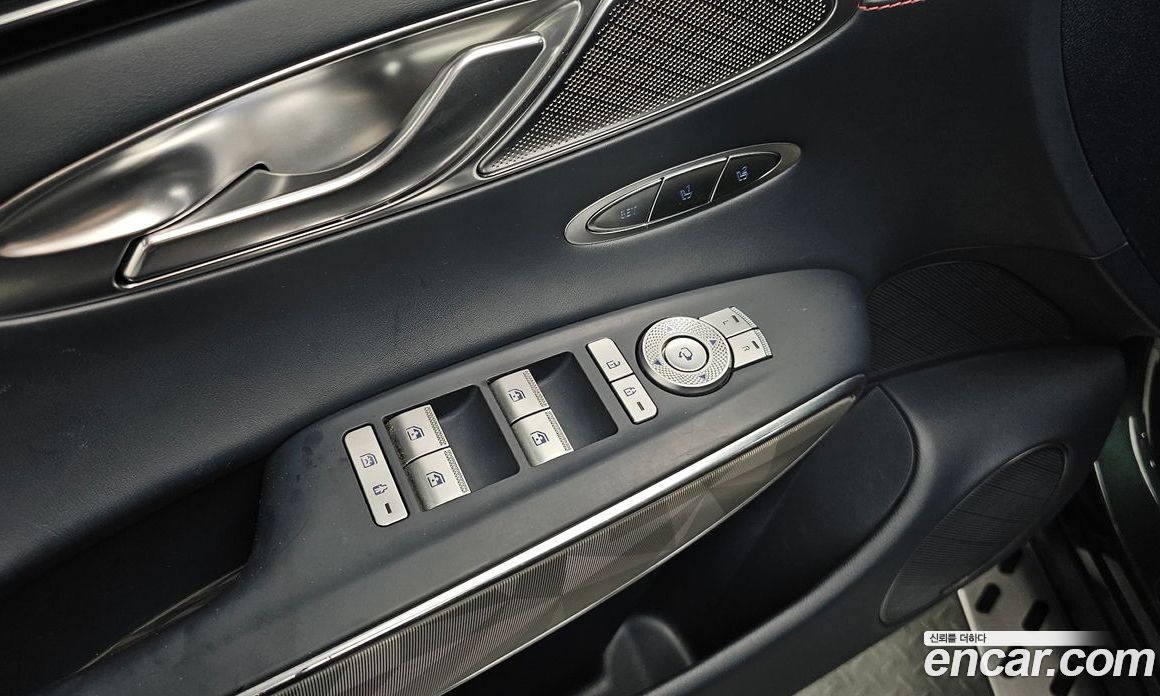 Genesis GV70 фото 19