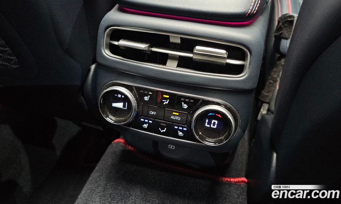 Genesis GV70 фото 27