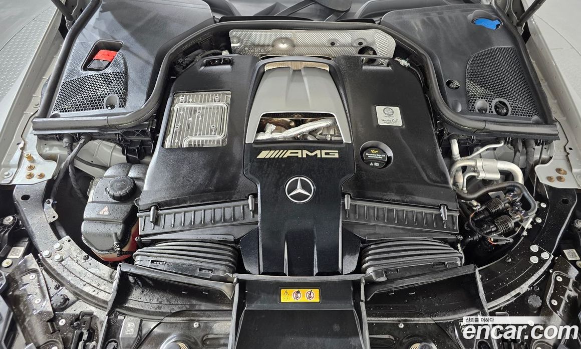 Mercedes-Benz AMG GT фото 6
