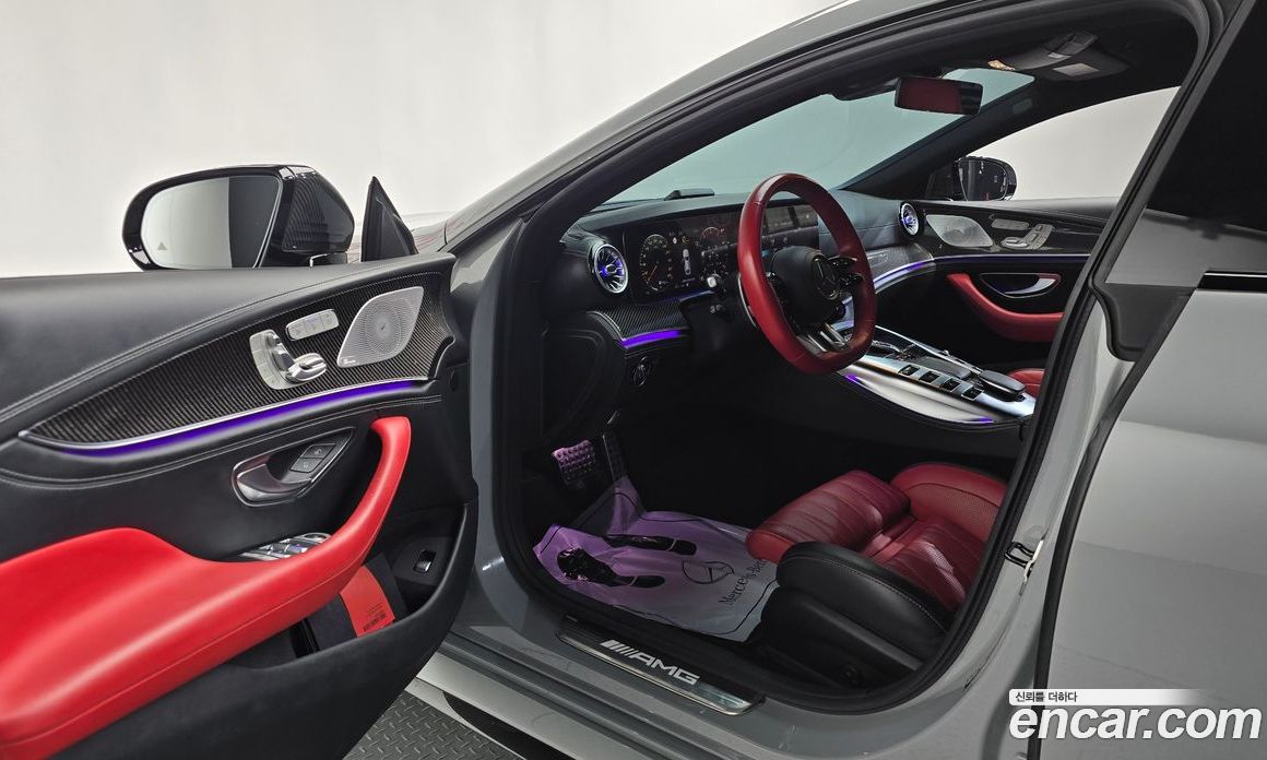 Mercedes-Benz AMG GT фото 10