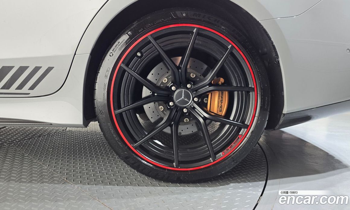 Mercedes-Benz AMG GT фото 21