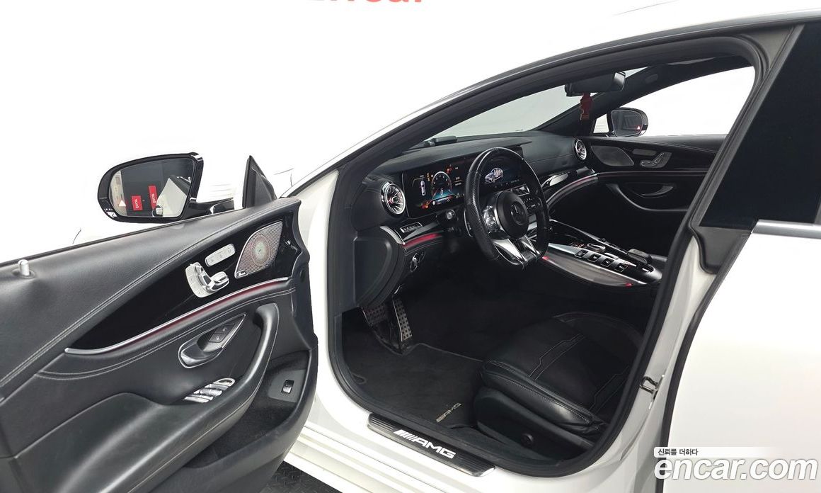 Mercedes-Benz AMG GT фото 10