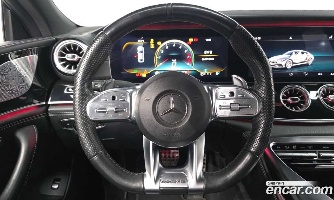 Mercedes-Benz AMG GT фото 13