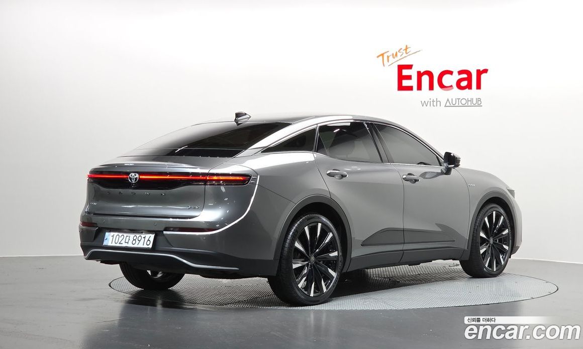 Toyota Crown Crossover