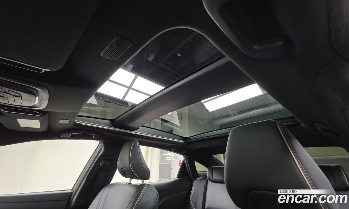 Toyota Crown Crossover фото 18