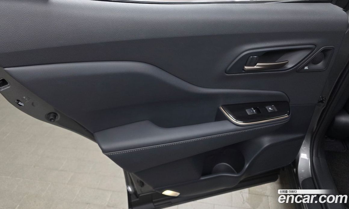 Toyota Crown Crossover фото 25