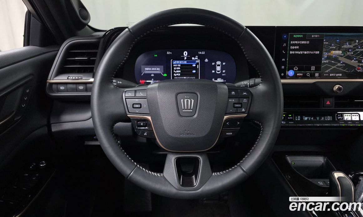 Toyota Crown Crossover фото 33