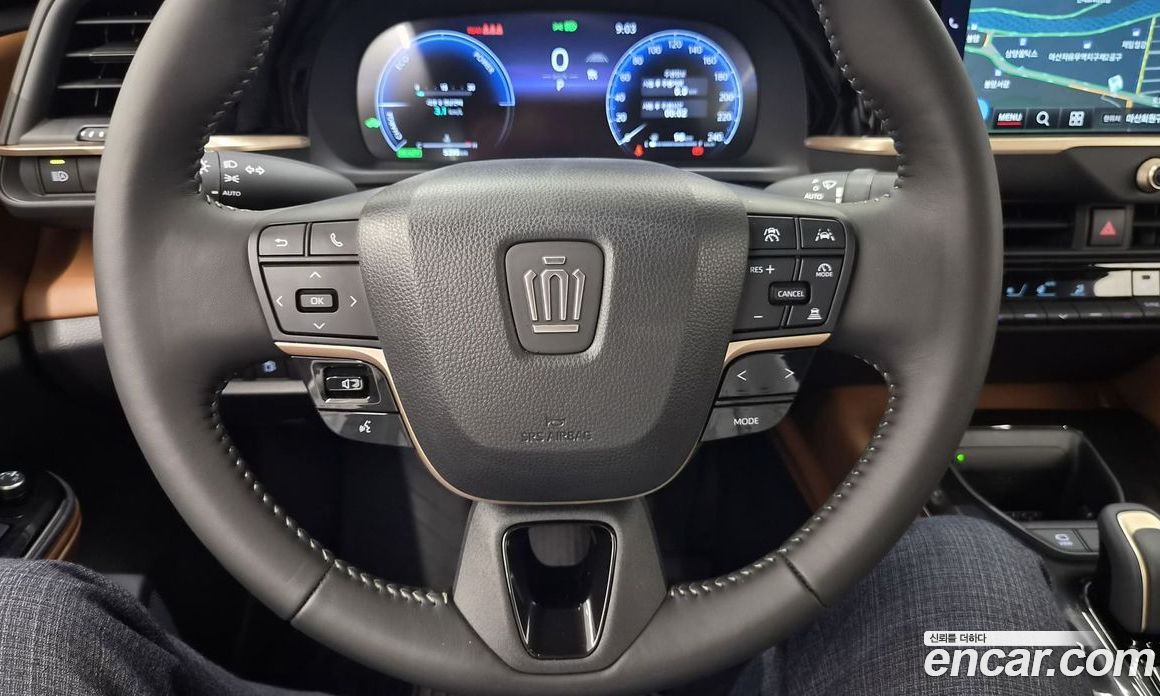 Toyota Crown Crossover фото 15